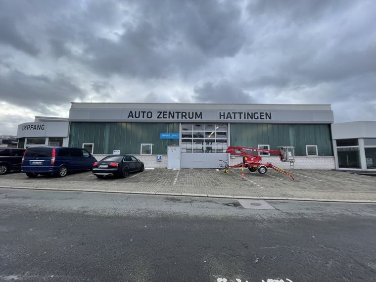 Auto Zentrum Hattingen – Gebäudebeschriftung