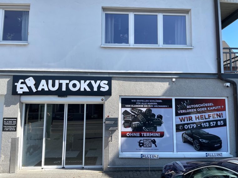 Autokys – Fassade, Schaufenster & Plakate