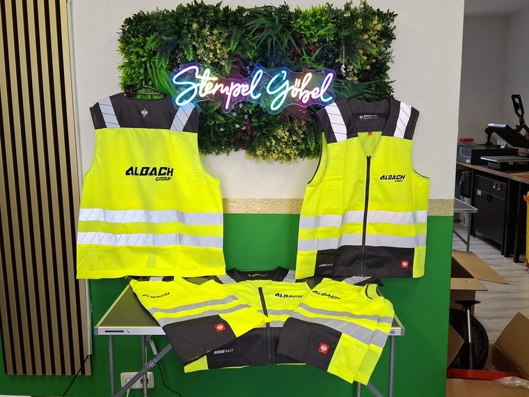 Albach Group &ndash; Warnschutzkleidung im Set