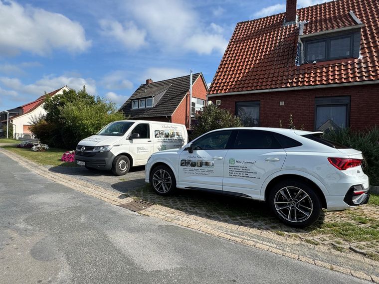 Claudia Fenster &ndash; Transporter und PKW im Fuhrpark
