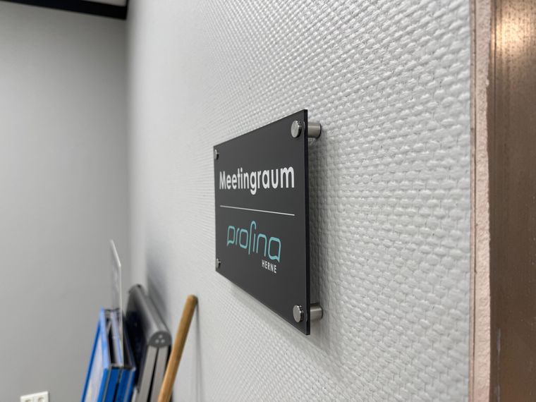 Profilina Herne &ndash; Türschild aus Acrylglas